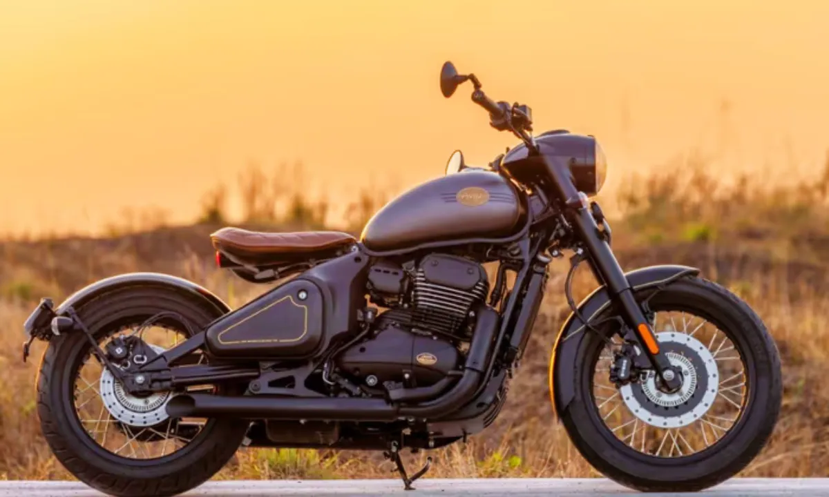 Jawa 42 Bobber vs RE Classic 350: Design, Mileage और Performance में कौन है दमदार?